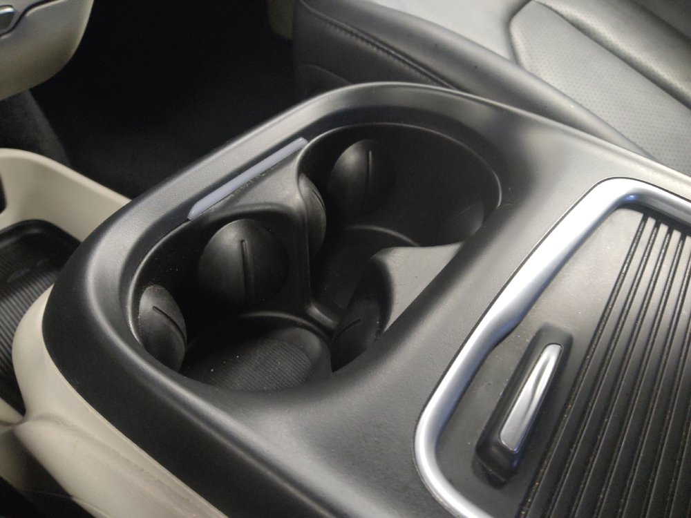 Used 2024 Chrysler Pacifica Limited FWD image 26