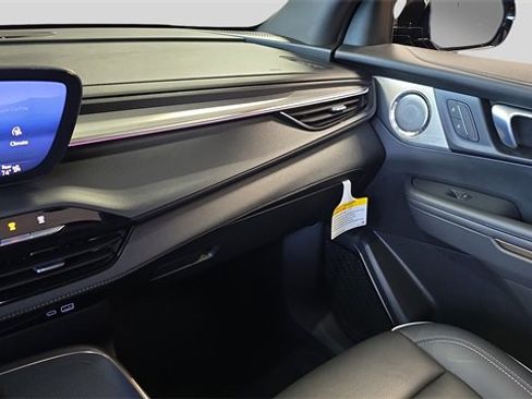 Used 2025 Buick Enclave Avenir image 21