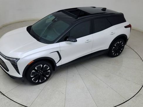 Used 2025 Chevrolet Blazer EV RS image 80