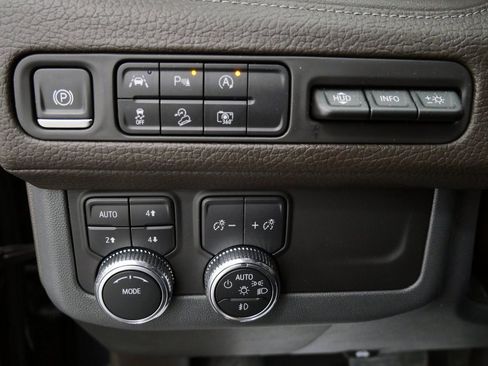 Used 2023 GMC Yukon Denali image 27