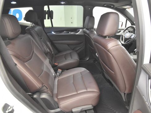 Used 2023 Cadillac XT6 Premium Luxury AWD/4WD image 21