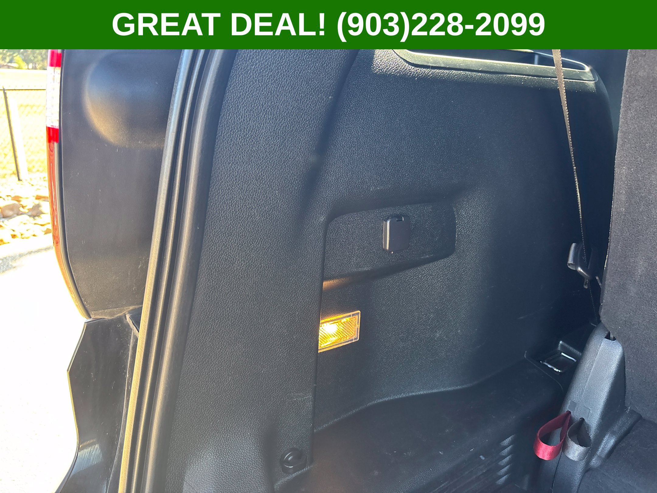 Used 2018 Ford Explorer XLT FWD image 11