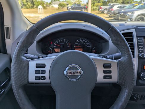 Used 2021 Nissan Frontier SV w/ Midnight Edition Floor Mats image 23