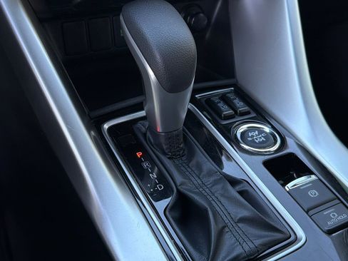 Used 2024 Mitsubishi Eclipse Cross SE image 33