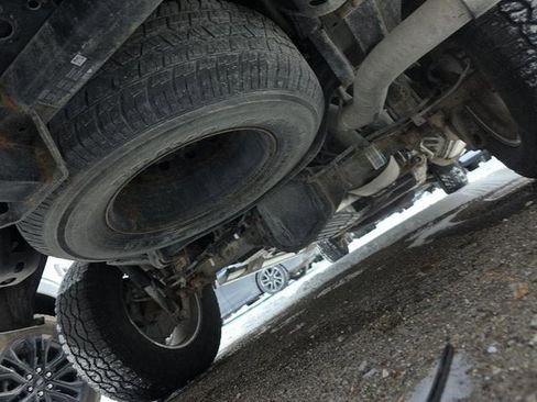 Used 2022 Ford F150 Lariat w/ Equipment Group 502A High image 21