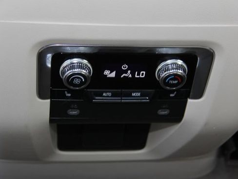 Used 2023 GMC Yukon XL Denali AWD/4WD image 37