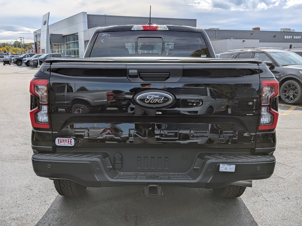 New 2026 Ford Ranger Lariat w/ Black Appearance Package AWD/4WD image 5