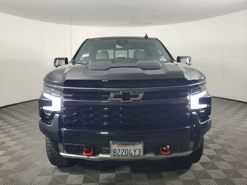 Used 2024 Chevrolet Silverado 1500 ZR2 image 9