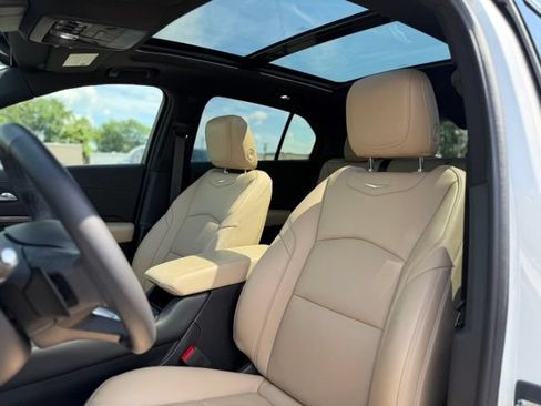 Used 2024 Cadillac XT4 Premium Luxury AWD/4WD image 17
