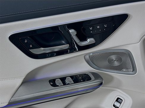 New 2026 Mercedes-Benz CLE 450 4MATIC Cabriolet image 18