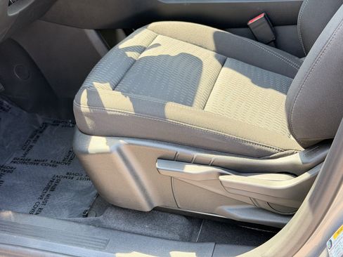 Used 2025 Chevrolet Equinox LT FWD image 15