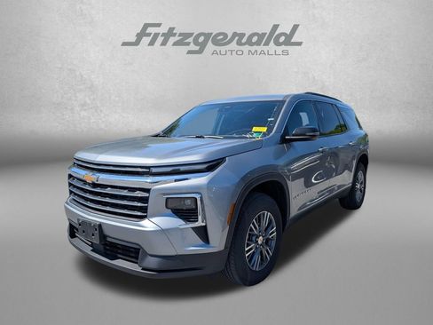 Used 2026 Chevrolet Traverse LT AWD/4WD image 3