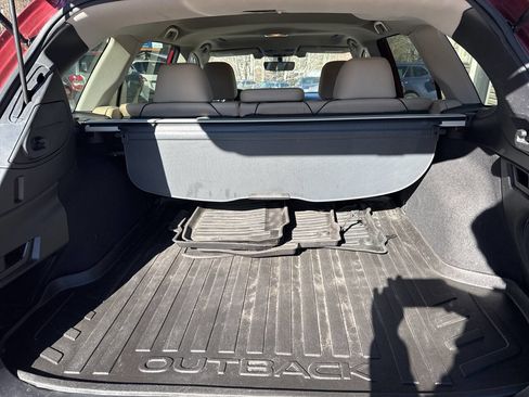 Used 2018 Subaru Outback 2.5i Limited image 18