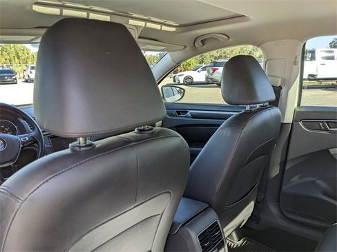 Used 2016 Volkswagen Passat 1.8T image 19