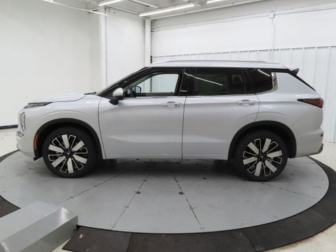 New 2026 Mitsubishi Outlander SEL FWD image 7