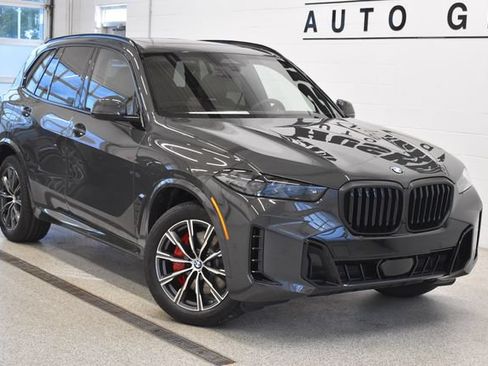 New 2026 BMW X5 xDrive40i w/ M Sport Package AWD/4WD image 1