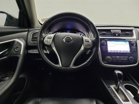 Used 2018 Nissan Altima 2.5 SR w/ SR Midnight Edition image 22