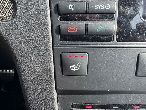 Used 2013 Mercedes-Benz E 350 4MATIC Coupe image 17