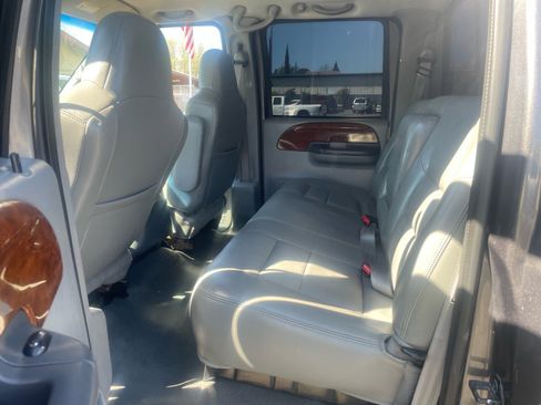 Used 2003 Ford F250 Lariat image 12