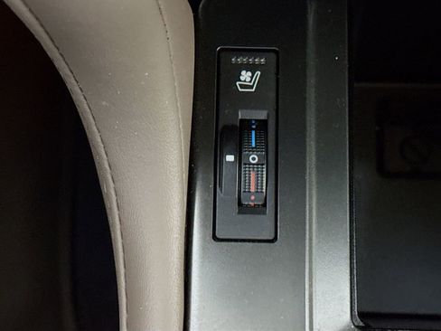 Used 2023 Lexus GX 460 Luxury image 21