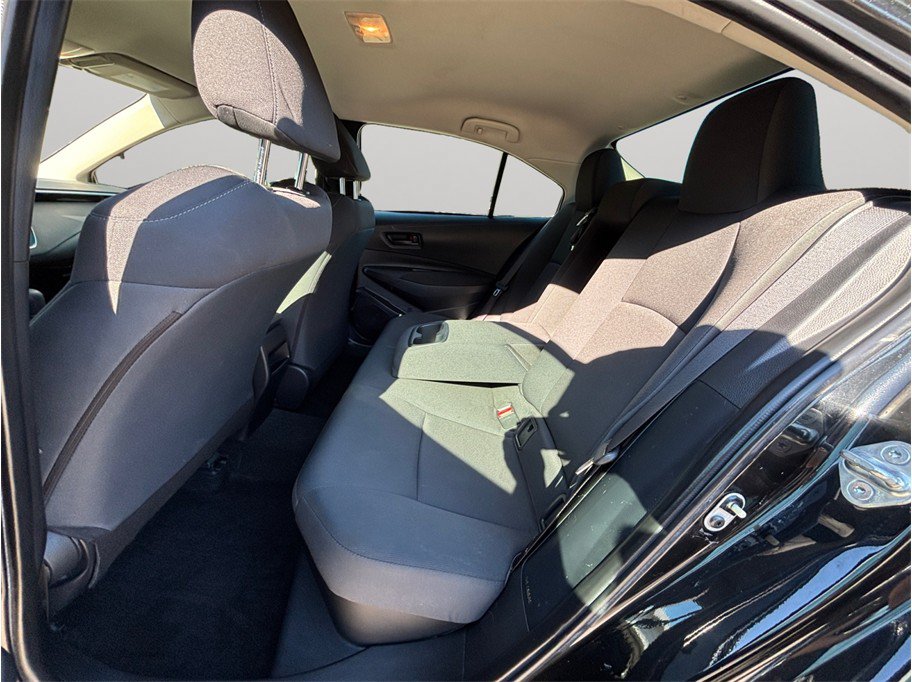 Used 2022 Toyota Corolla LE FWD image 29