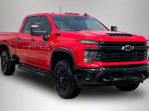 Used 2025 Chevrolet Silverado 2500 Custom w/ Custom Value Package image 1