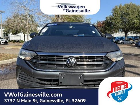 Certified 2024 Volkswagen Jetta SE image 2