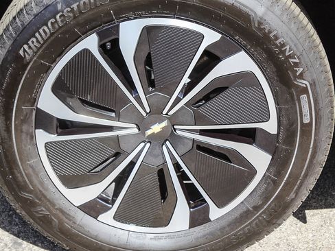 Used 2025 Chevrolet Blazer EV LT image 11