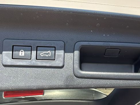 Used 2025 Subaru Forester Sport image 29