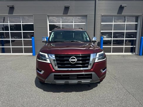 Used 2023 Nissan Armada Platinum w/ Captain's Chairs Package RWD image 5