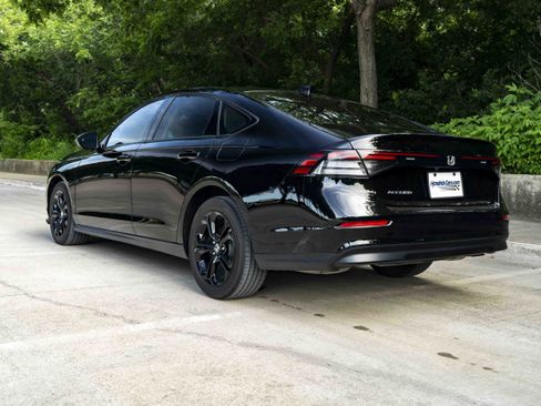 Used 2025 Honda Accord SE image 7