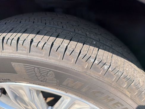 Used 2021 Ford Explorer Limited w/ Equipment Group 301A image 5