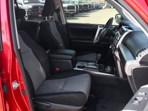 Used 2019 Toyota 4Runner SR5 AWD/4WD image 46