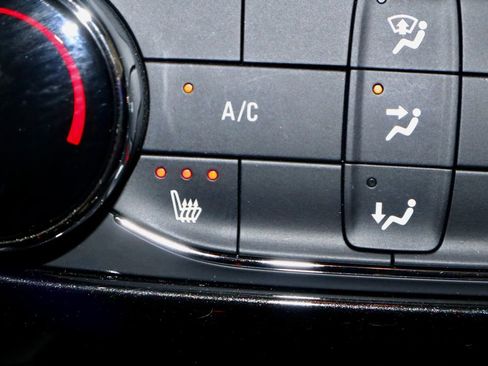 Used 2024 Chevrolet TrailBlazer LT w/ LT Cold Weather Package FWD image 4