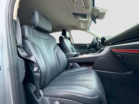 Used 2024 Genesis GV80 2.5T image 30