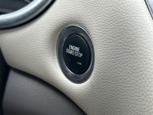 Used 2024 Chevrolet Malibu LT image 30