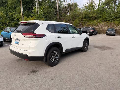 Certified 2026 Nissan Rogue S AWD/4WD image 4