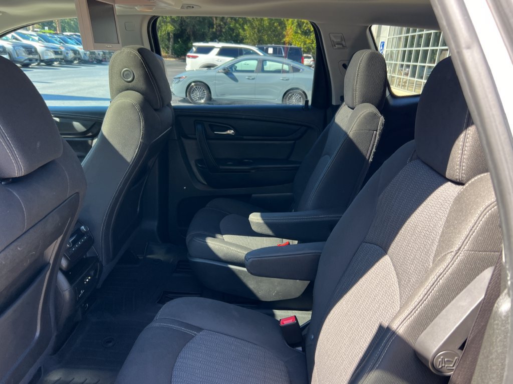 Used 2017 Chevrolet Traverse LT w/ Traveler's Package FWD image 17