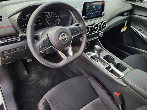 New 2025 Nissan Sentra SR image 9