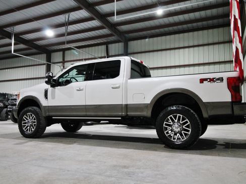 Used 2019 Ford F250 King Ranch w/ King Ranch Ultimate Package AWD/4WD image 7