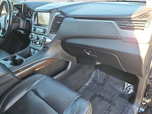 Used 2018 Chevrolet Suburban LT w/ LT Signature Package image 24