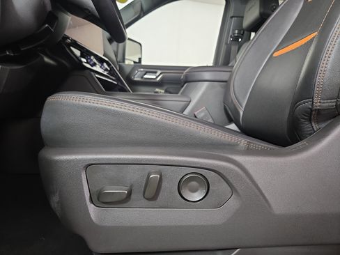 Certified 2025 GMC Sierra 2500 AT4 w/ Technology Package image 29