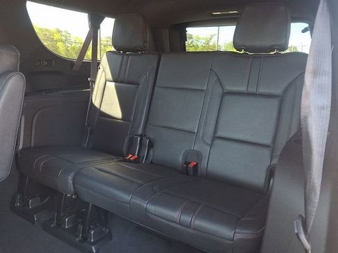 Certified 2022 Chevrolet Suburban RST w/ Luxury Package AWD/4WD image 11