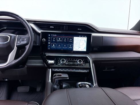 Used 2025 GMC Sierra 1500 Denali AWD/4WD image 12
