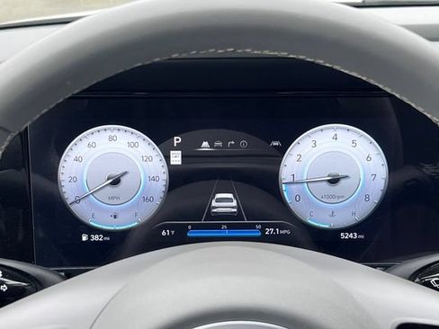 Used 2025 Hyundai Elantra SEL FWD image 31