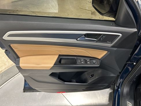 Used 2021 Volkswagen Atlas Cross Sport SEL Premium image 13