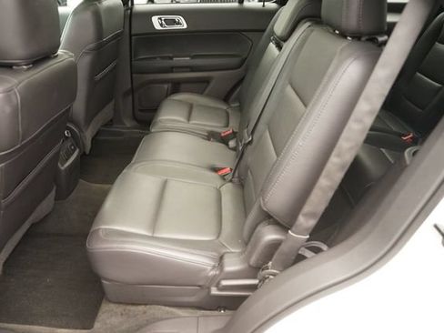Used 2015 Ford Explorer Limited w/ Equipment Group 302A FWD image 13