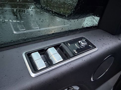 Used 2019 Land Rover Range Rover Long Wheelbase Supercharged image 29