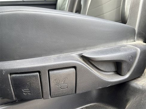 Used 2022 Toyota Highlander XLE image 14