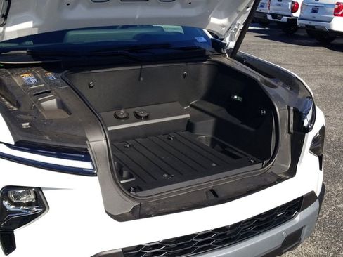 New 2025 Chevrolet Silverado EV LT image 25